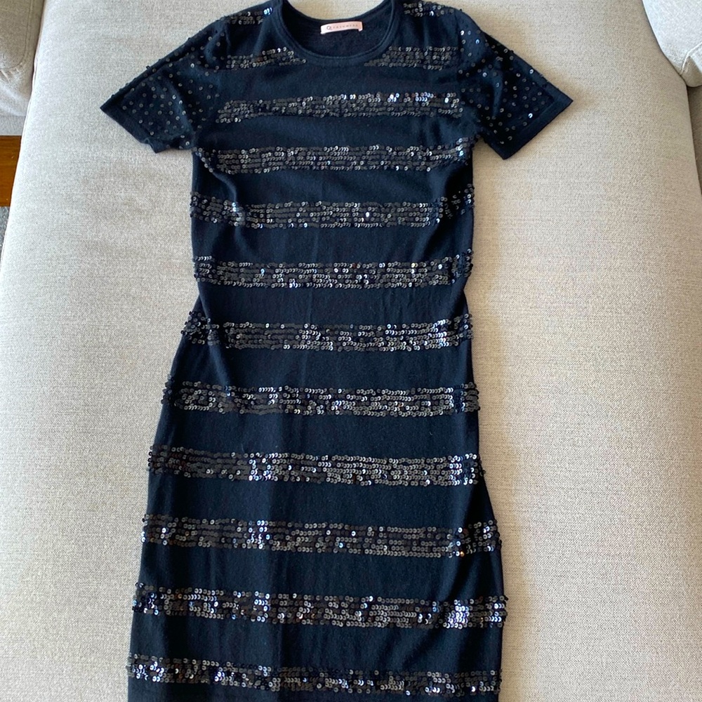 Cashmere black dresss with striped black sequin Qi cashmere with stretch